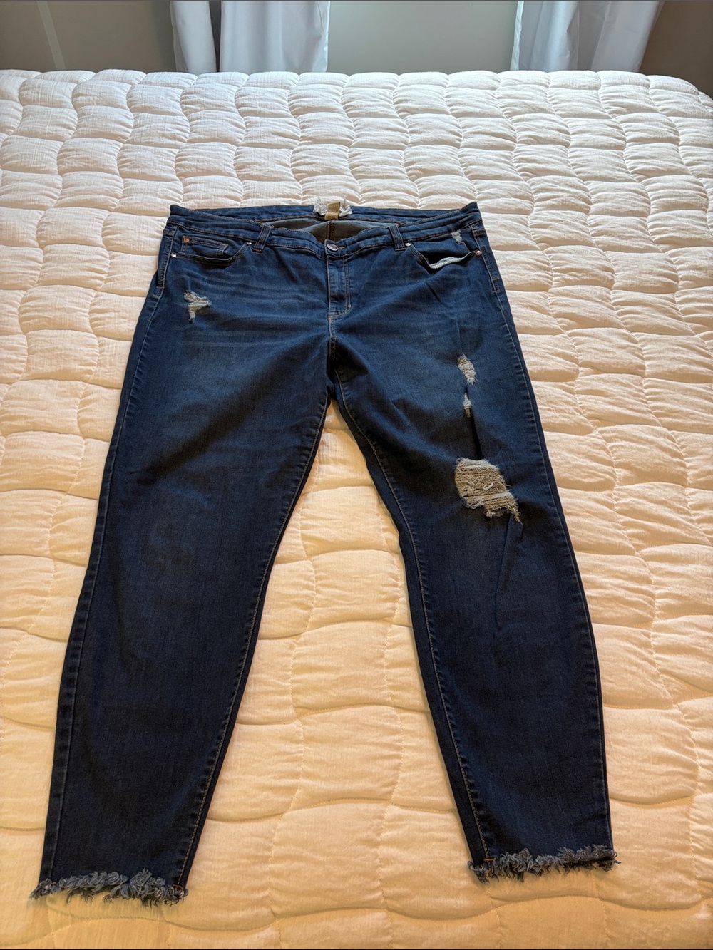 ARULA Dark Blue Distressed Skinny Jeans